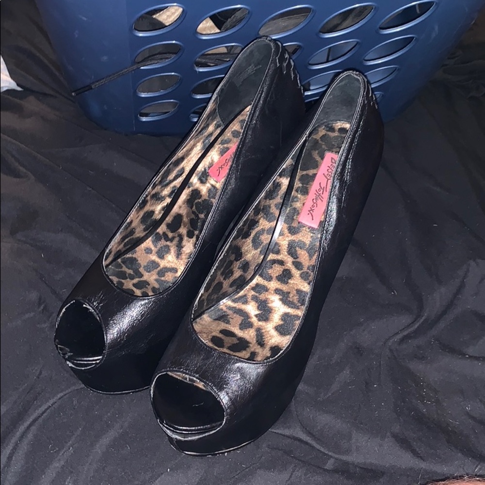 Betsy Johnson Black 6 inch Heels
